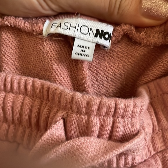 Dusty pink Fashion Nova 2piece sweat shirt and sweat pants. - Picture 2 of 6